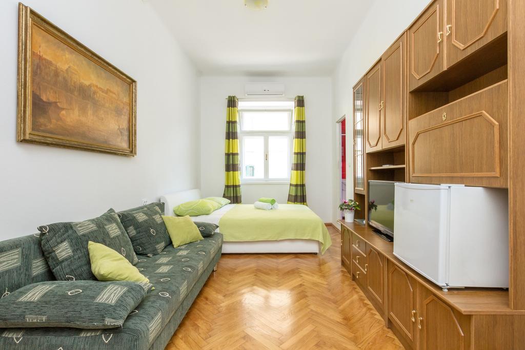 Central Jardin Guest House Split Zimmer foto